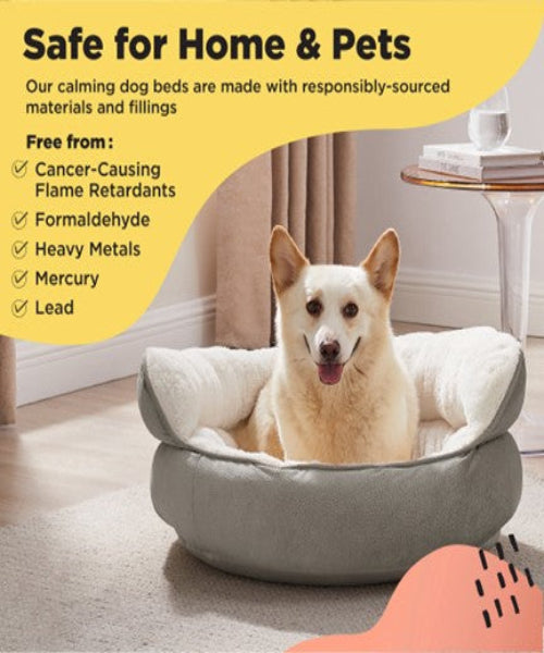 Best Friends by Sheri Throne Ilan Dog & Cat Bed